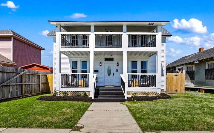Pictures of Multifamily, Hospitality, Special Purpose property located at 3624 Ave S1/2, Galveston, TX 77550 for sales - image #1