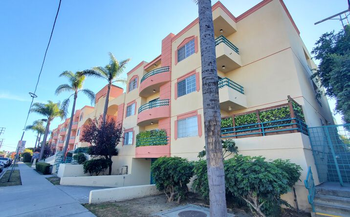 Pictures of Multifamily property located at 3775 Beethoven Street, Los Angeles, CA 90066 for sales - image #1
