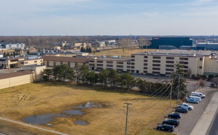 Pictures of Retail, Land property located at 7700 15 Mile Rd, Sterling Heights, MI 48312 for sales - image #1