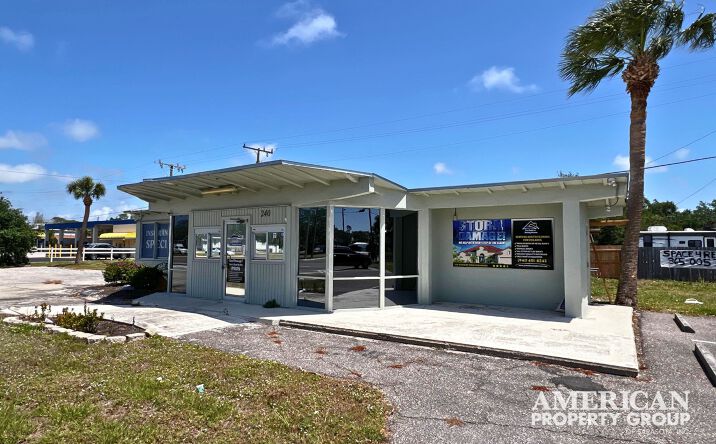 Pictures of Retail property located at 240 N Tamiami Trail, Osprey, FL 34229 for sales - image #1