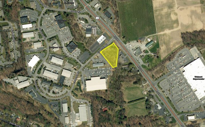 Pictures of Land property located at 1572 US-9, Halfmoon, NY 12065 for sales - image #1