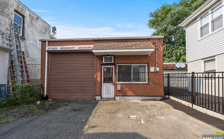 Pictures of Office, Industrial property located at 311 42nd St, Union City, NJ 07087 for sales - image #1
