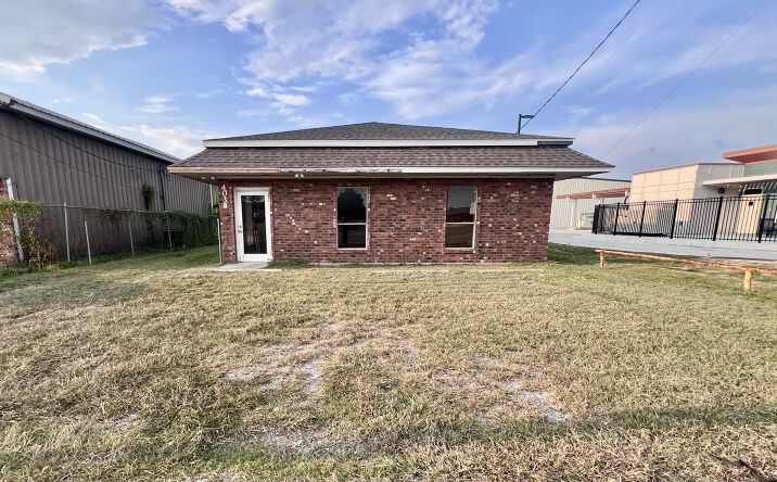 Pictures of Mixed Use property located at 4038 Maplewood Drive, Sulphur, LA 70663 for sales - image #1