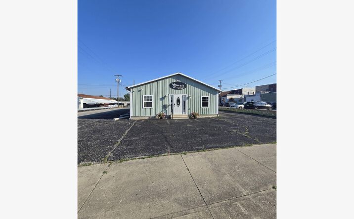 Pictures of Mixed Use, Office property located at 1444 S A Street, Elwood, IN 46036 for sales - image #1