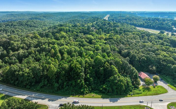Pictures of Land property located at 2222 Jesse Jewell Pkwy, Gainesville, GA 30507 for sales - image #1