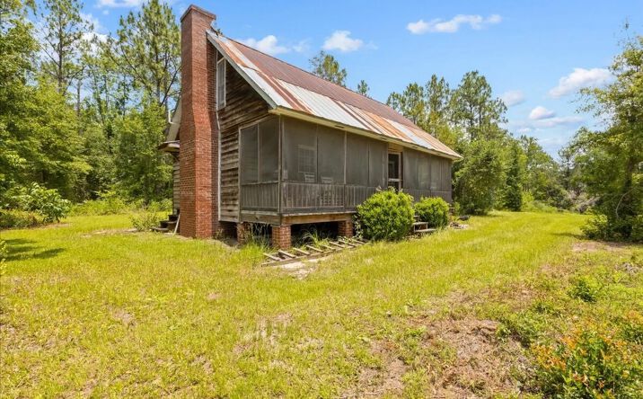 Pictures of Retail, Land property located at 837 NE Raspberry Wy, Pinetta, FL 32350 for sales - image #1
