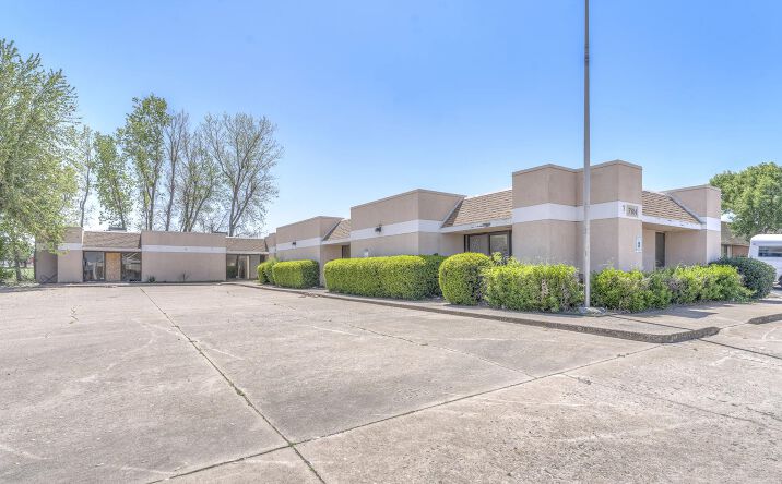 Pictures of Office property located at 7814 NW 94th St, Oklahoma City, OK 73162 for sales - image #1
