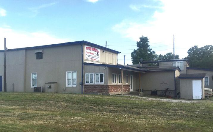 Pictures of Industrial property located at 8915 S Broadway, St. Louis, MO 63125 for sales - image #1