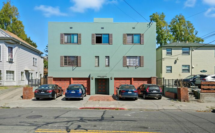 Pictures of Multifamily property located at 1919 Curtis, Berkeley, CA 94704 for sales - image #1