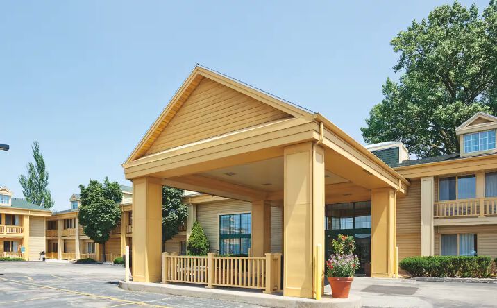 Pictures of Hospitality property located at 1886 Rath Lane, Oshkosh, WI 54902 for sales - image #1