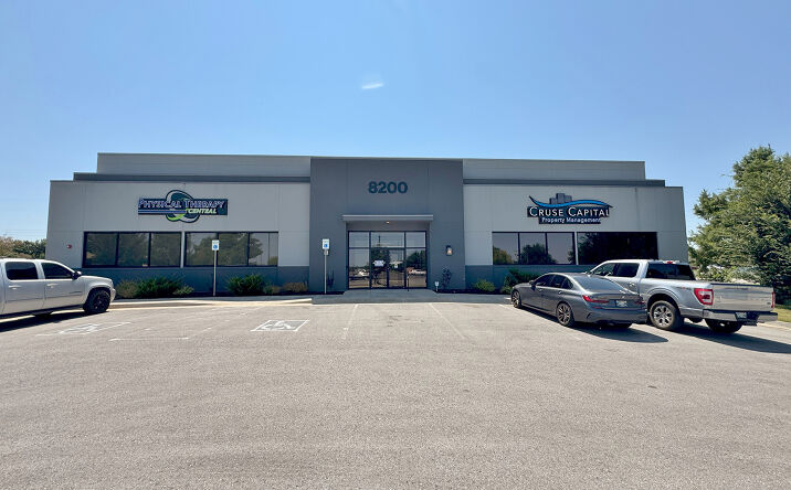 Pictures of Office property located at 8200 S Walker Ave, Oklahoma City, OK 73139 for sales - image #1