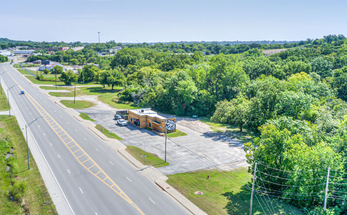 Pictures of Land property located at 914-916 W Dewey Ave, Sapulpa, OK 74066 for sales - image #1