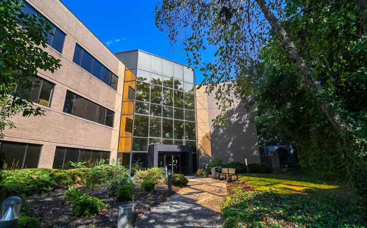 Pictures of Office property located at 2912 Springboro West Rd, Moraine, OH 45439 for sales - image #1