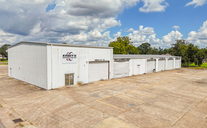 Pictures of Industrial property located at 42392 Black Bayou Rd, Gonzales, LA 70737 for sales - image #1