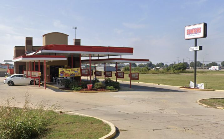 Pictures of Retail property located at 407 W Jackson St, Belzoni, MS 39038 for sales - image #1