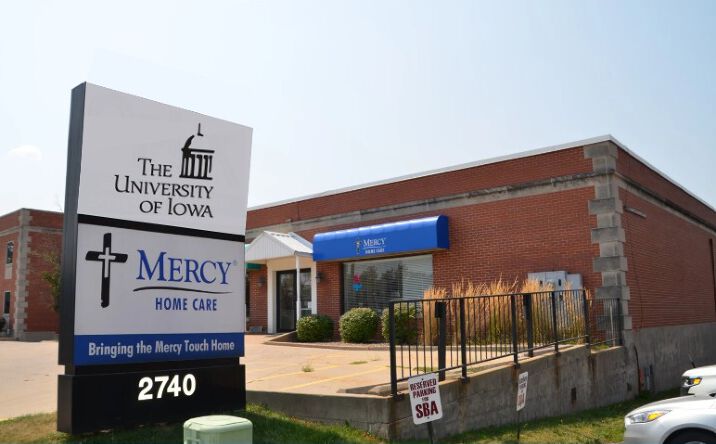 Pictures of Office property located at 2740 1st Ave NE, Cedar Rapids, IA 52402 for sales - image #1