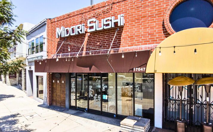 Pictures of Retail property located at 17047 Ventura Blvd, Los Angeles, CA 91316 for sales - image #1