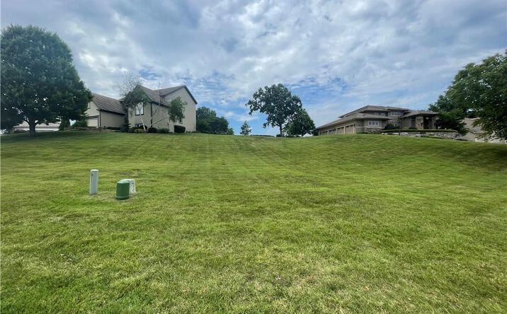 Pictures of Land, Multifamily property located at 6532 Claret Street, Parkville, MO 64152 for sales - image #1