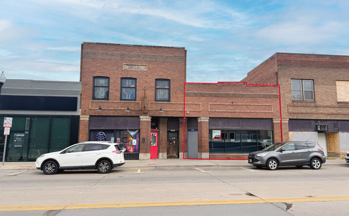 Pictures of Office, Retail property located at 5916 Maple St, Omaha, NE 68104 for sales - image #1