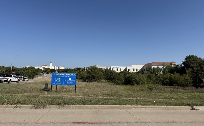 Pictures of Land property located at 7140 Dutch Branch Rd, Fort Worth, TX 76132 for sales - image #1