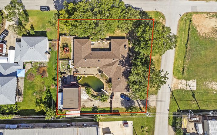 Pictures of Mixed Use, Office, Retail property located at 186 Spring Pines, Spring, TX 77386 for sales - image #1