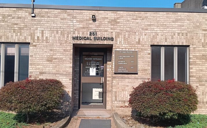 Pictures of Office property located at 251 Seventh Street, New Kensington, PA 15068 for sales - image #1
