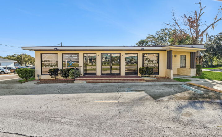 Pictures of Office, Retail property located at 1231 Lakeland Hills Blvd, Lakeland, FL 33805 for sales - image #1