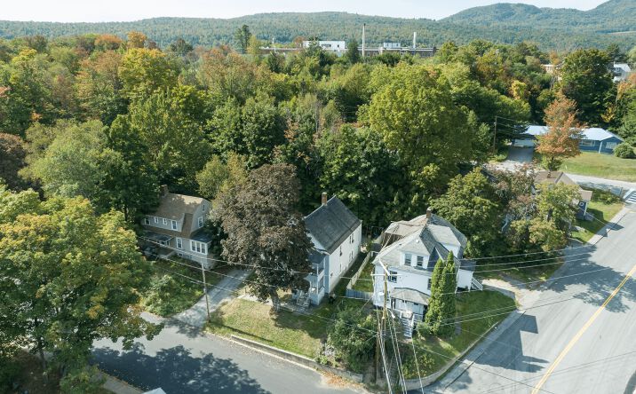Pictures of Multifamily property located at 429 Penobscot St, Rumford, ME 04276 for sales - image #1
