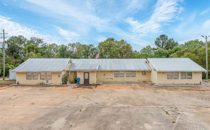 Pictures of Industrial property located at 56 Hickory Tree Lane, Daleville, AL 36322 for sales - image #1