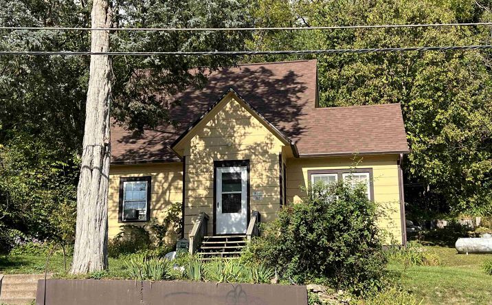 Pictures of Multifamily property located at 182 Main Street, Ferryville, WI 54628 for sales - image #1