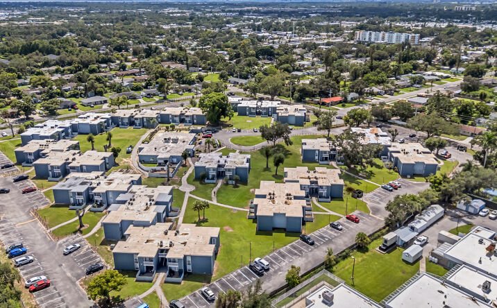 Pictures of Multifamily property located at 2019 5th St W, Bradenton, FL 34205 for sales - image #1