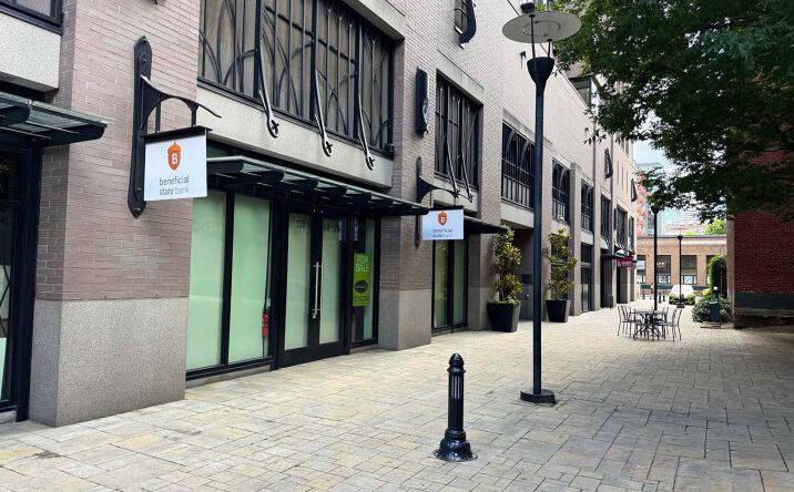 Pictures of Retail, Office property located at 320 NW 10th Ave, Portland, OR 97209 for sales - image #1