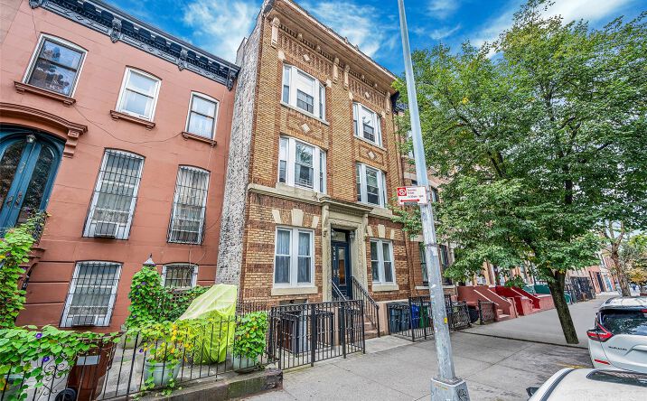 Pictures of Multifamily property located at 542 Bergen Street, New York, NY 11217 for sales - image #1
