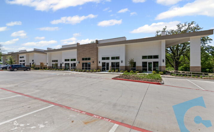 Pictures of Retail, Office property located at 1802 W Pleasant Ridge Rd, Arlington, TX 76015 for sales - image #1