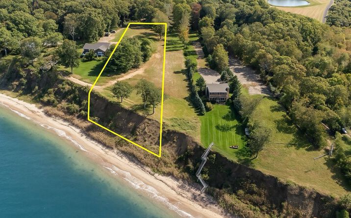 Pictures of Land property located at 4760 Blue Horizon Bluffs, Southold, NY 11958 for sales - image #1