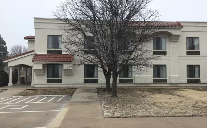 Pictures of Hospitality property located at 1401 US 54, Pratt, KS 67124 for sales - image #1