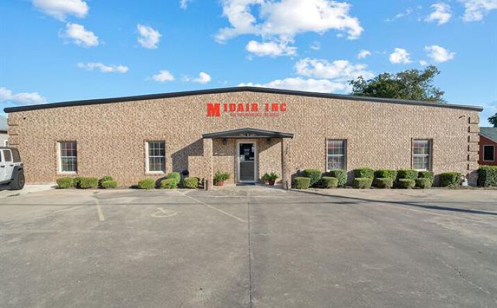 Pictures of Retail, Office, Industrial property located at 132 W McLeroy Blvd, Saginaw, TX 76179 for sales - image #1