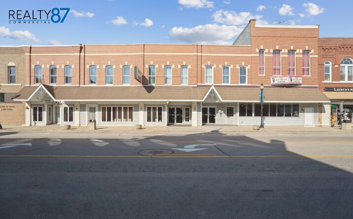 Pictures of Retail property located at 107 S Franklin St, Manchester, IA 52057 for sales - image #1