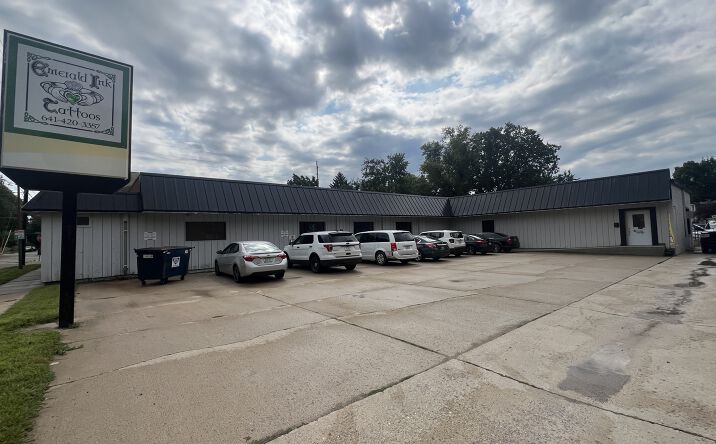 Pictures of Office, Retail property located at 123 1st St SE, Mason City, IA 50401 for sales - image #1