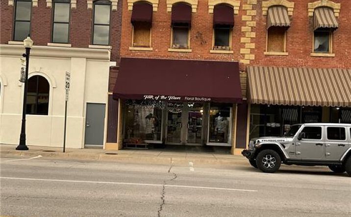 Pictures of Office property located at 108 E. Main Street, Chanute, KS 66720 for sales - image #1