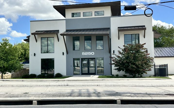 Pictures of Office property located at 5250 Callaghan Rd, San Antonio, TX 78228 for sales - image #1