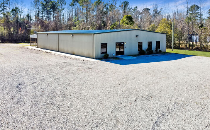 image of property at 852 HIGHWAY 15 N Saint George SC 29477-8662