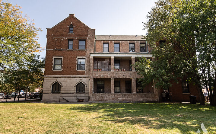 Pictures of Special Purpose property located at 1949 W 48th Street, Chicago, IL 60609 for sales - image #1