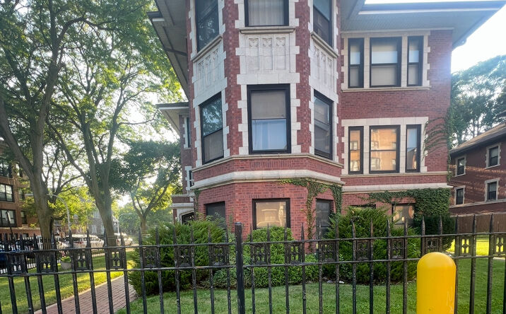 Pictures of Multifamily property located at 6758 S Jeffery Boulevard, Chicago, IL 60649 for sales - image #1