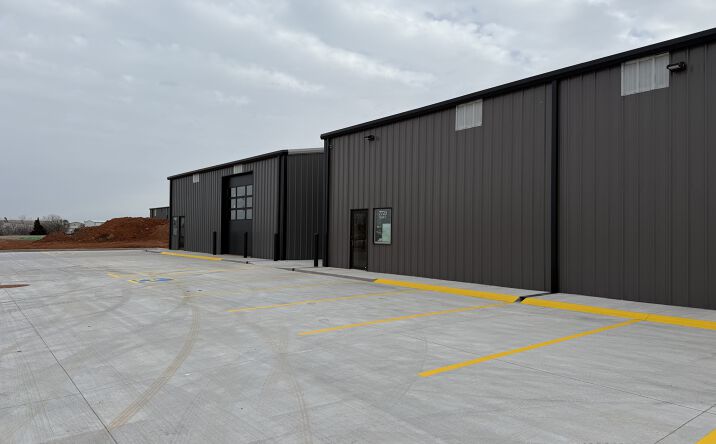 Pictures of Industrial, Office property located at 7720 NW 81st Circle, Oklahoma City, OK 73132 for sales - image #1