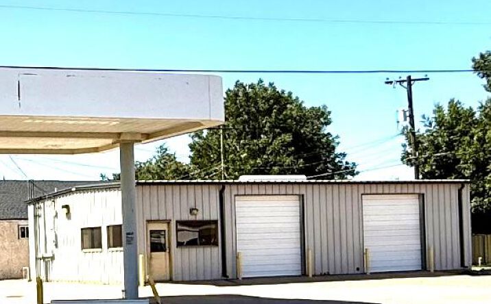 Pictures of Mixed Use, Retail, Self Storage property located at 305 N 9th St, Slaton, TX 79364 for sales - image #1
