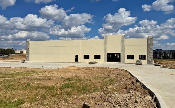 Pictures of Industrial property located at 325 Hancock Dr, Hudson Oaks, TX 76087 for sales - image #1