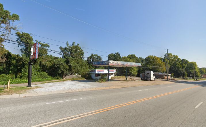 Pictures of Retail property located at 501 E Martin Luther King Hwy, Tuskegee, AL 36083 for sales - image #1