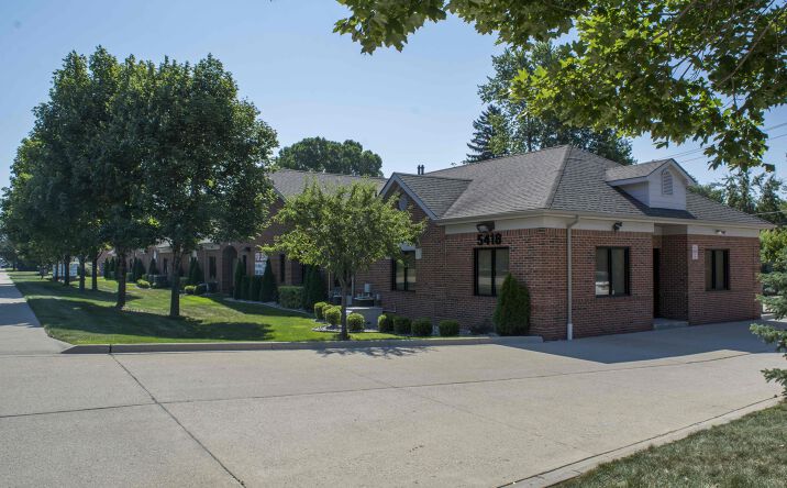 Pictures of Office property located at 5418-5438 Metropolitan Parkway, Suite B, Sterling Heights, MI 48310 for sales - image #1