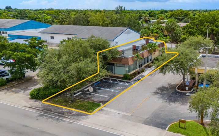 Pictures of Office, Retail property located at 3740 W Broward Blvd, Plantation, FL 33312 for sales - image #1